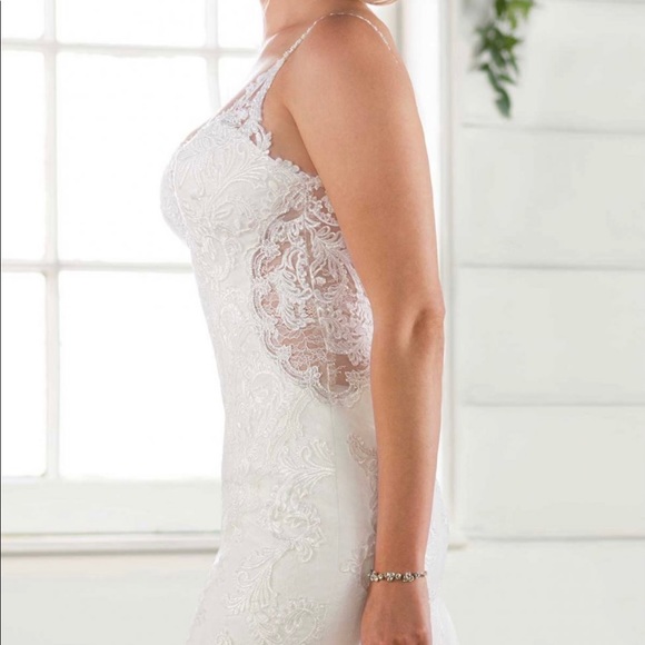 Essense of Australia Gown - Picture 6 of 9